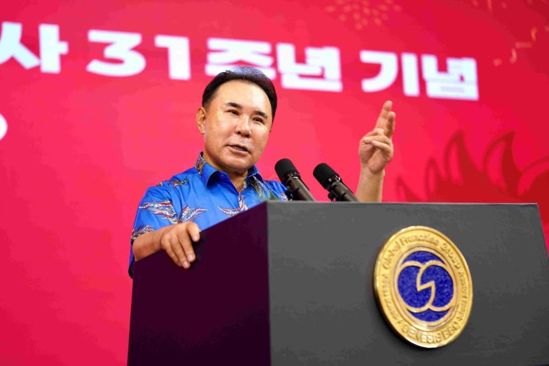 창립 31주년 BBQ… 윤홍근 회장 "AI로 전 세계 매장 연결"