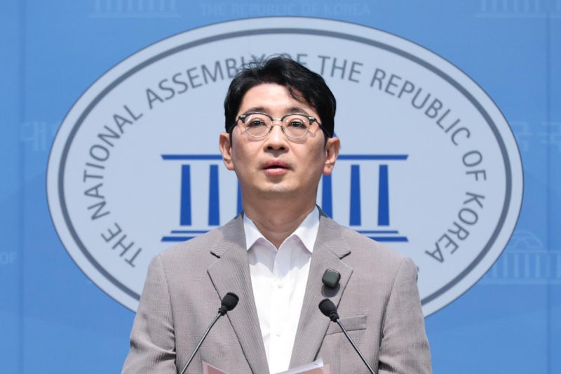 野 "전세 19억 도곡 렉슬에 보증금 3.5억, 월세 80만원에 거주"… 김성수 증여세 탈루 의혹