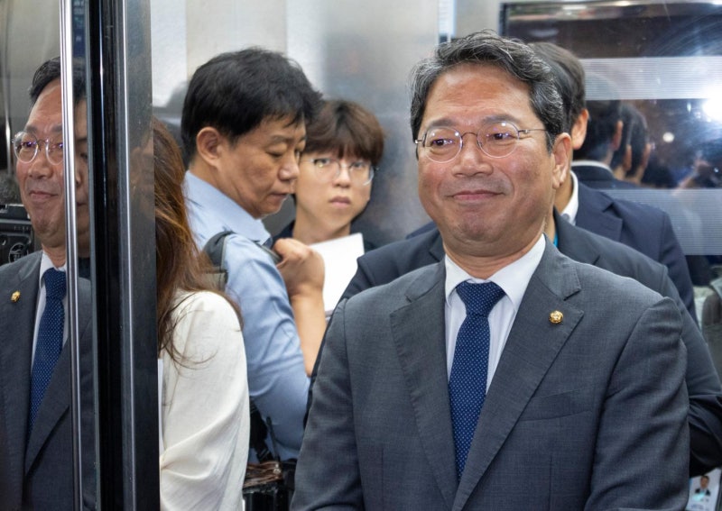 "빠르게 처리" 전달만 했는데 기소유예? 청문회 뇌관된 김승원 신약 로비 의혹