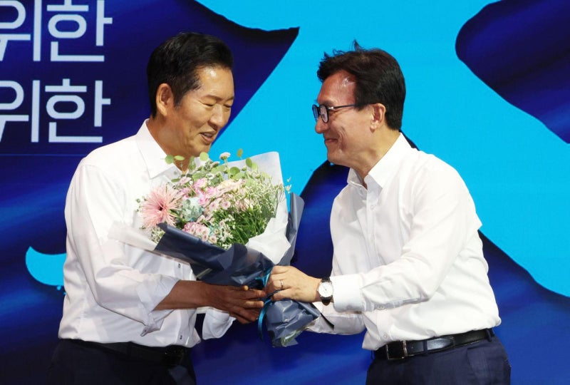 친청 반발에 조국혁신당과는 엇박자… 집토끼와 거리 못 좁히는 김민석 체제