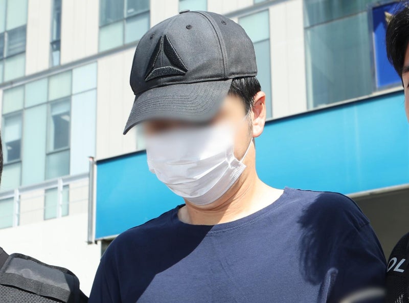흉기 들었는데 구속 기회 놓친 경찰... 아내 살해 공무원 구속
