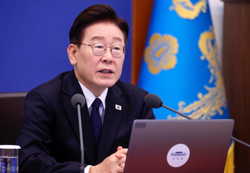 李 "경찰, 치안에 작지 않은 허점… 뼈 깎는 각오로 제도 개선해야"