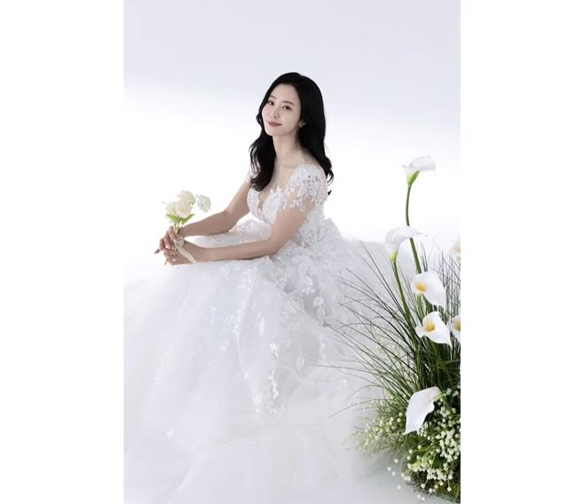 <b>반민정</b> "늦게 찾아온 인연"… <b>결혼</b> 당일 밝힌 소감