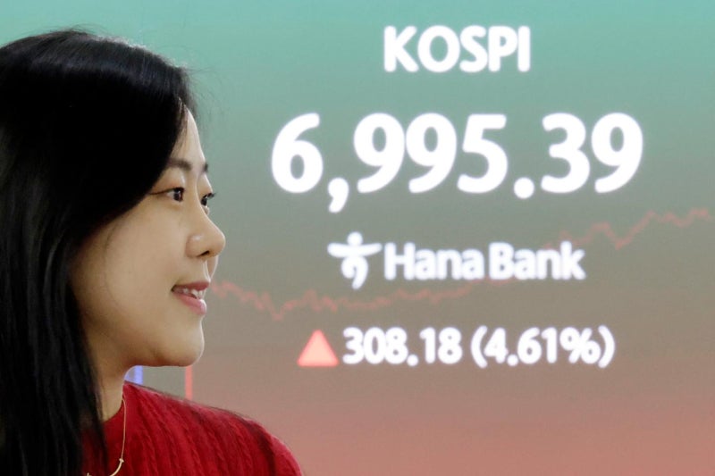 열흘간 '삼전·닉스' 8.7조 판 외국인, 하루 만에 2.2조 담아…'매도 터널' 끝?