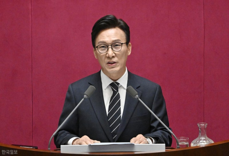 김민석 "현실 가능한 개헌 추진"… 野 개헌파 "뜬금없는 얘기, 의도 불순"