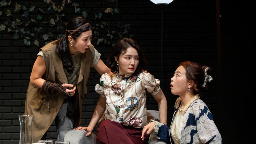 연극 '헤라, 아프로디테, 아르테미스 _ 리부트'. 극단 산울림 제공
