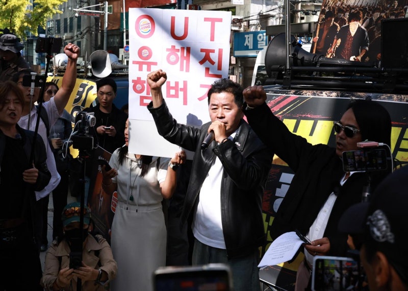 자택 앞 집회에 협박까지... 경찰, '암살자(들)' 유해진 신변보호 조치
