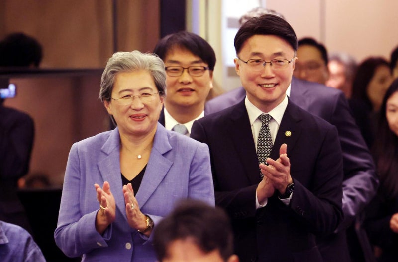 '엔비디아 라이벌' AMD, 또 러브콜… "연구거점 세워 수백명 채용"
