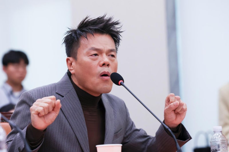 국감장 선 <b>박진영</b> "대통령 위의 위가 와도 나라 위한 일 아니면 안 해"