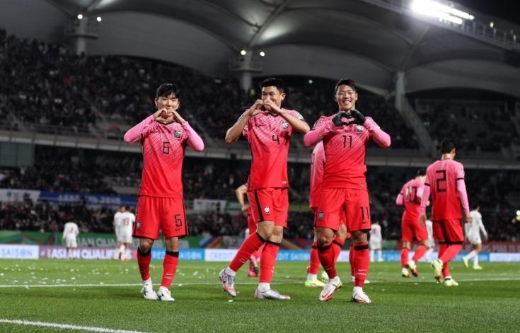 [기자의 눈] 국대 은퇴? 무너지는 한국 축구... 갈 길이 안 보인다