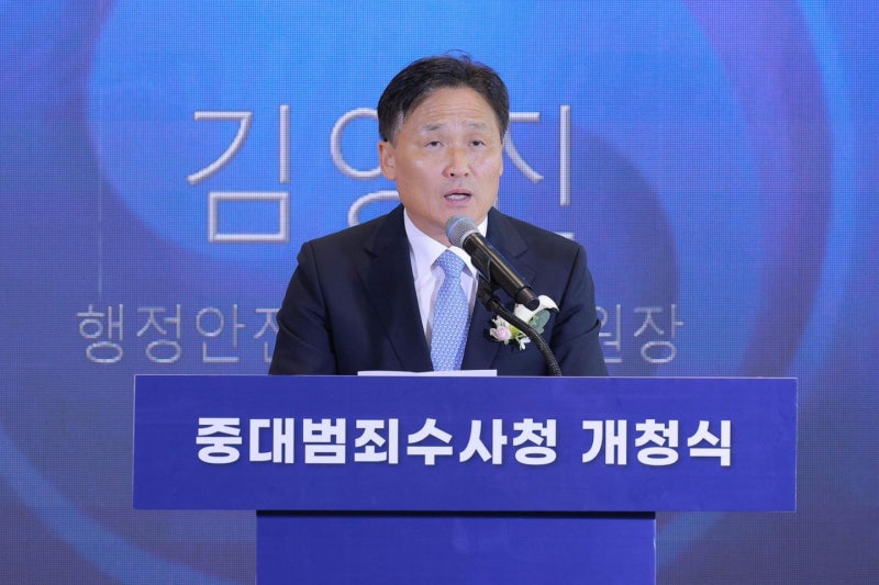 친명 <b>김영진</b>, 李 지지율 하향세 속 "현역 <b>의원</b> 대통령 비서실장 차출 부...