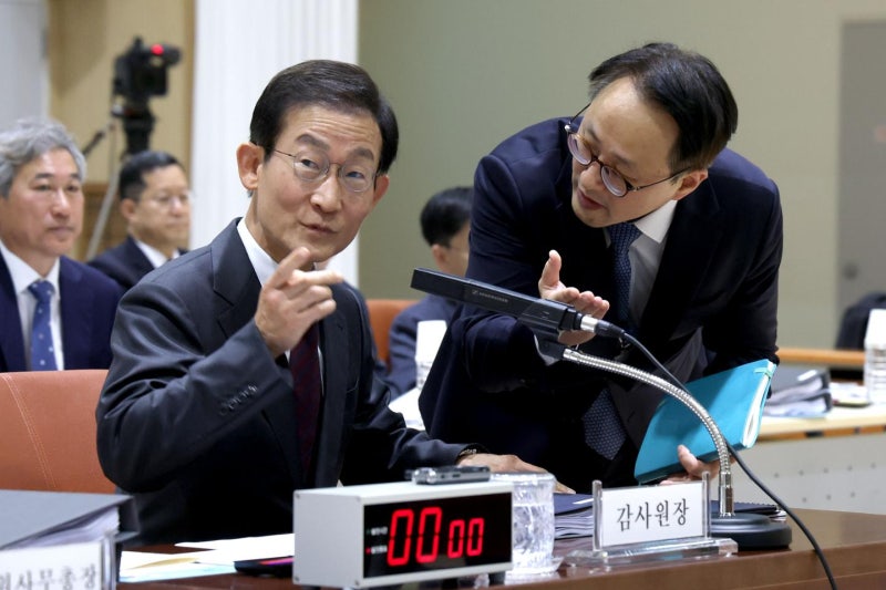 "<b>감사</b>원, 친윤에서 친명으로"... 여야, 정치적 중립성 두고 네 탓 공방