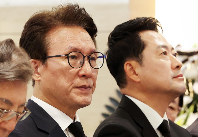 국민 과반 "조희대 탄핵 반대"... 국민의힘 <b>지지율</b>, 40%대 첫 진입