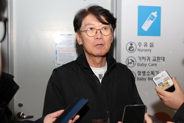 &apos;귀국&apos; 이강철 kt 감독 선발 5명은 확정…1번 타자는 강백호