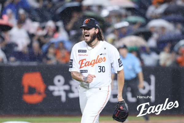 <b>한화 폰세</b>, 12일 <b>롯데전</b> '15연승·최소 경기 200K' 도전