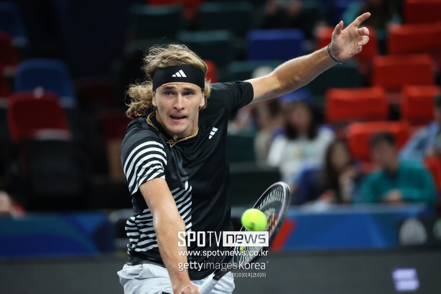 [ATP] 츠베레프-하차노프, 비엔나오픈 <b>8강</b> 진출…<b>메드베데프</b>는 1회전 통과