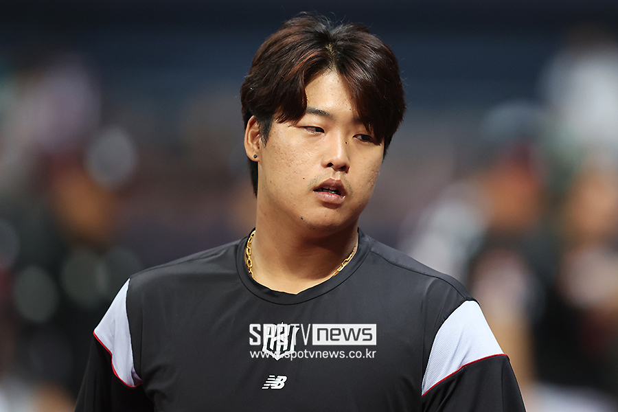 '<b>강백호</b> 2년 연속 삭감 피했다' kt, 64명 연봉협상 완료…홀드왕 <b>박영현</b> 최고...