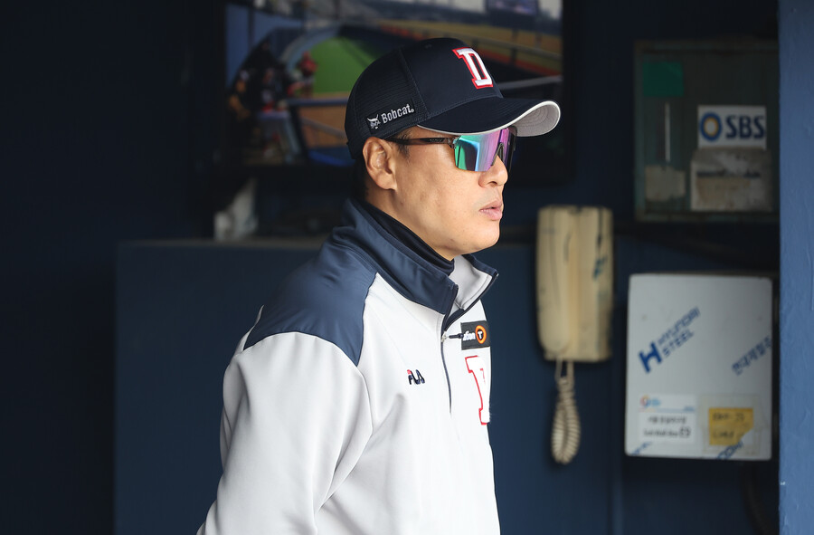 두산 불펜 출석체크 1위… 이대로는 다 퍼진다, '반전 카드' 특급 루키-필승조 언제 오나