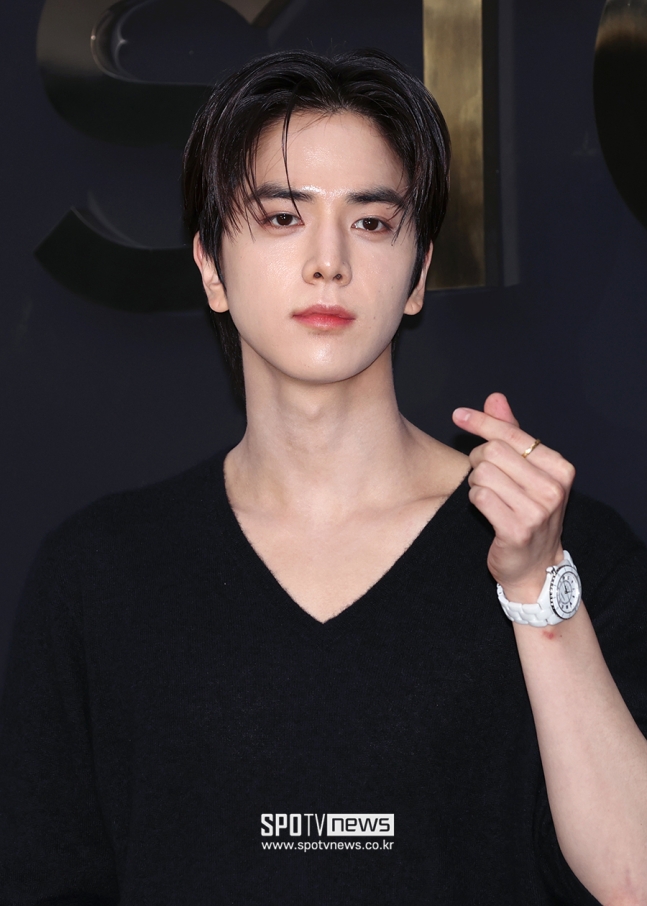 Younghoon chanel