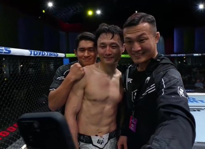 "정찬성에게 감사" <b>최두호</b> 8년 만에 <b>UFC</b> 승리…이정영·<b>최두호</b> <b>1R</b> TKO <b>패배</b>