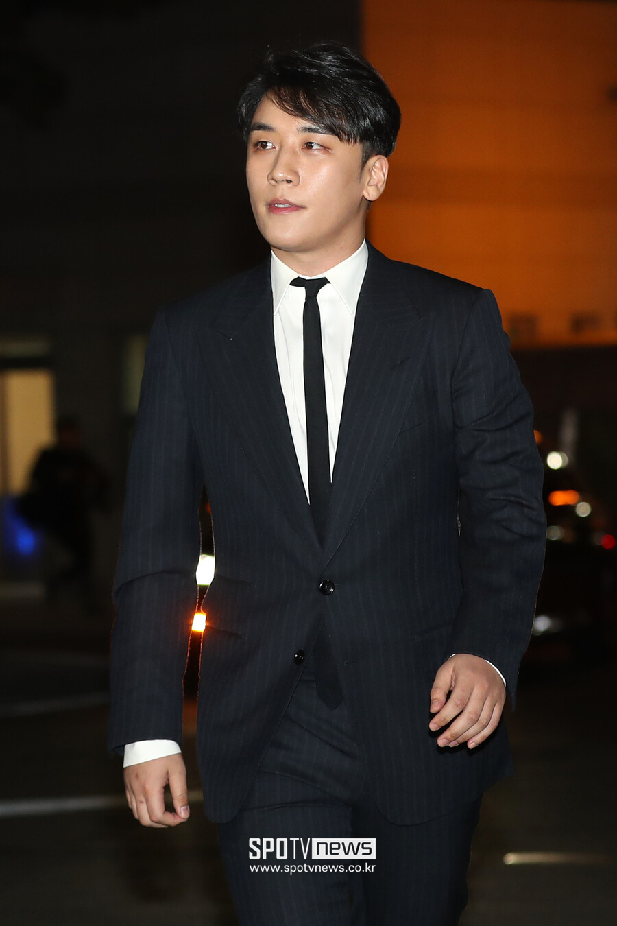 <b>승리</b>, 韓 목격담 나왔다…"<b>강남</b> 호프집 자주 와"