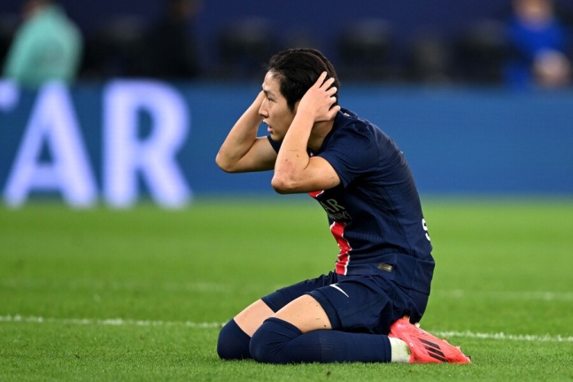 [벳조이]PSG, &apos;토트넘처럼&apos; 5부리그 팀에 쩔쩔…이강인 후반 투입→극적인 4-2 진땀 역전승 &apos;프랑스컵 16강 진출&apos;