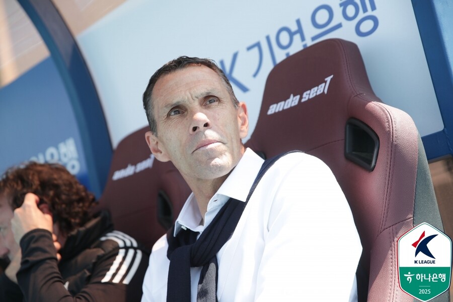[SPO 현장] "전진우는 요구하는 것 완벽히 파악" <b>극장승</b>에 기쁜 포옛 감...
