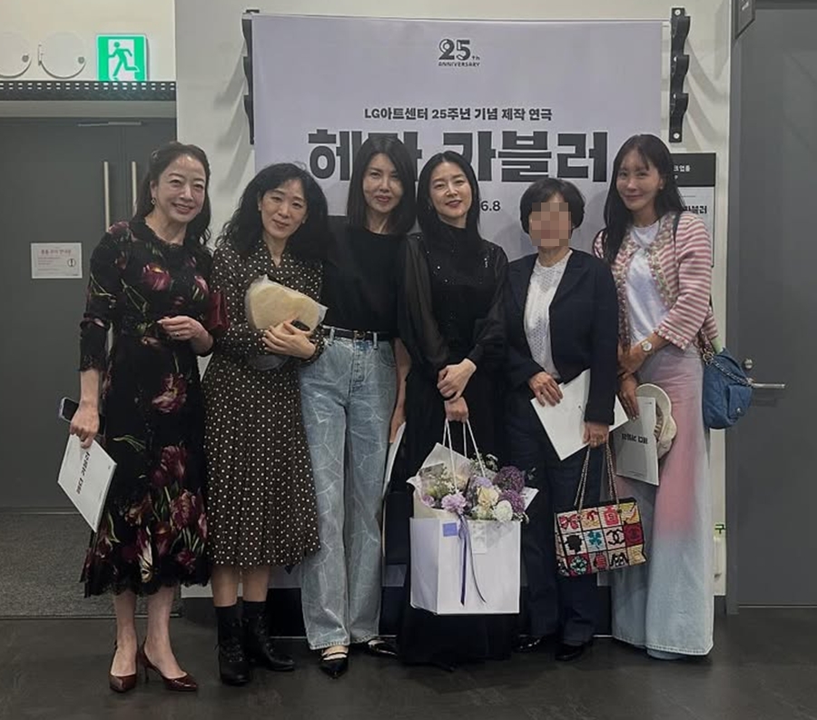 김정은, 이영애·<b>백지연</b>에 '현대家 <b>며느리</b>' 노현정도 함께…깜짝 인맥