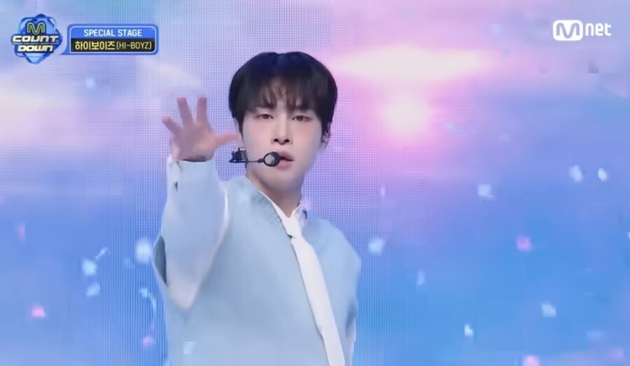 <b>강유석</b> "'엠카' 더 잘할 수 있었는데…연습하다 TXT 연준 발 밟아"[인터...