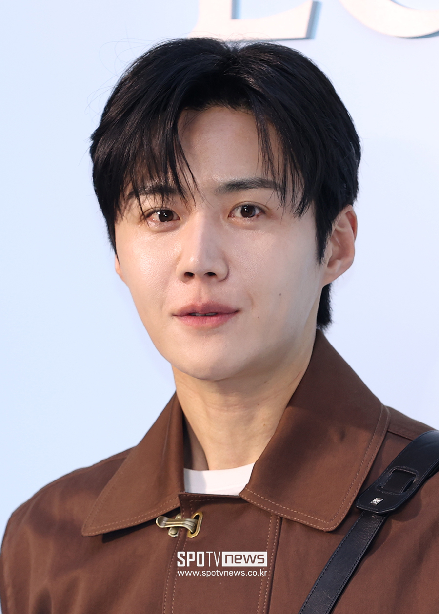 <b>김선호</b> 측, <b>악플</b>·명예훼손에 <b>법적</b> 조치 예고 "엄중히 <b>대응</b>할 것"