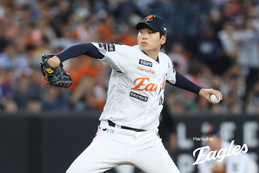 한화 가슴 쓸어내렸다, '1군 <b>말소</b>' <b>류현진 부상</b> 심각하지 않다… 조동욱...
