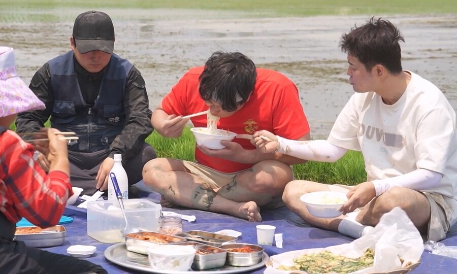 '나혼산' 600회…전현무·<b>구성환</b>, <b>선크림</b> 브라더스의 2900평 모내기 '기...