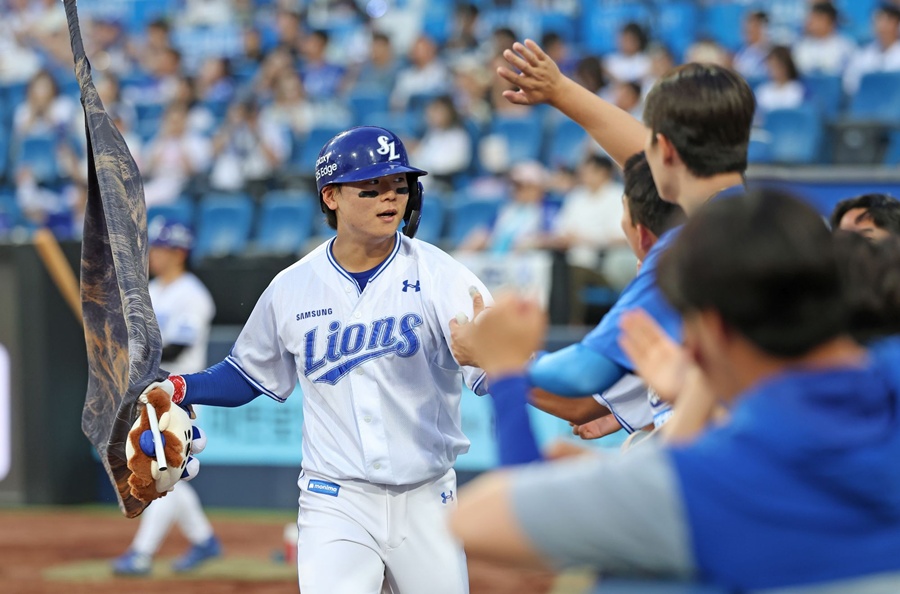 3회에만 8-0…'강민호+디아즈+박승규 홈런' 삼성, <b>두산</b> 12-1 대파 [대구 ...