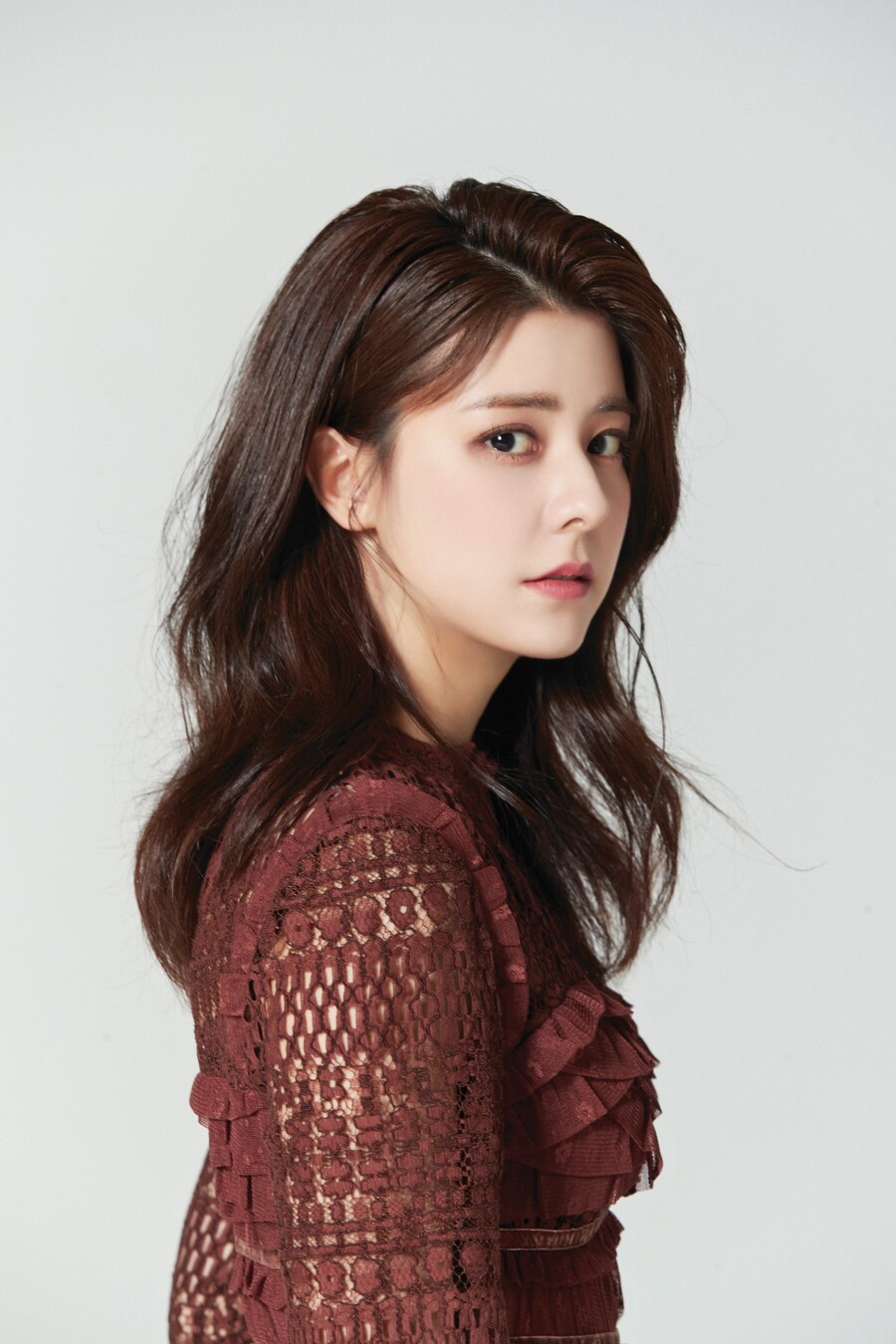 <b>두산</b>, 승리기원 <b>시구</b> 행사 진행…<b>배우</b> 후지이 미나 초청