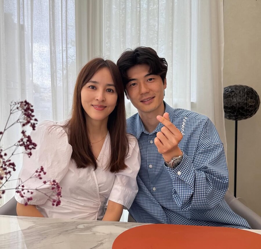 한혜진, '<b>결혼 12주년</b>' <b>기성용</b>에 "한결같은 착한남편 바보아빠"