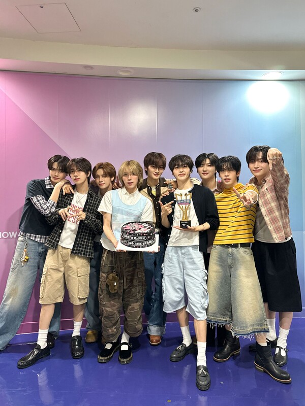 <b>크래비티</b>, '셋넷고?!' 쇼챔' 1위로 벌써 음방 <b>2관왕</b>..."<b>크래비티</b>답게 전...