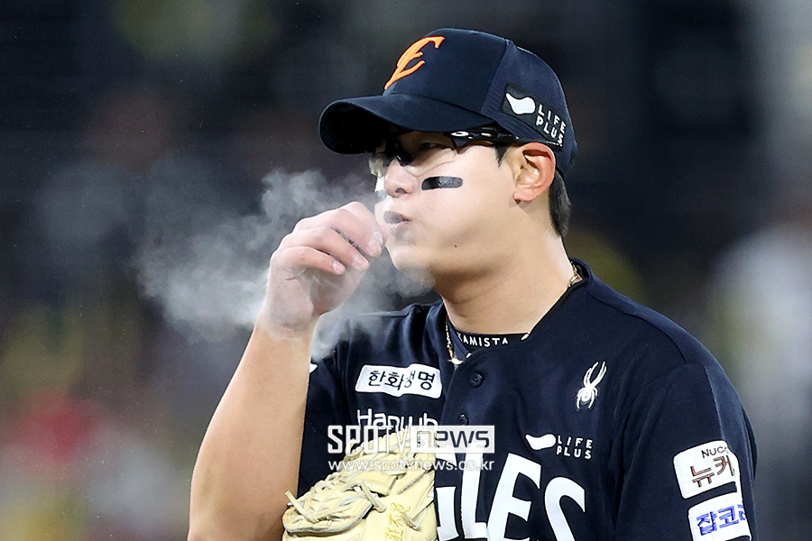 "편하게 쳐" 노장의 배려, 노시환 결승 홈런으로 답했다…<b>한화</b>, 키움에...