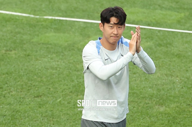 한국에서 돈 벌 생각에 "SON, 상징적인 위상 막대한 가치"…마음 바꾸는...
