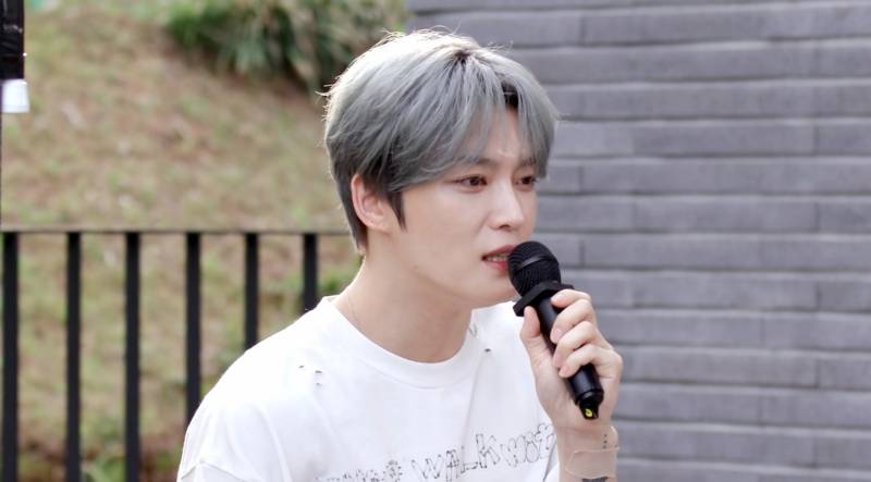 <b>김재중</b>, 대가족 위해 <b>용돈 플렉스</b>…워터파크 설치→인간 놀이기구까지...