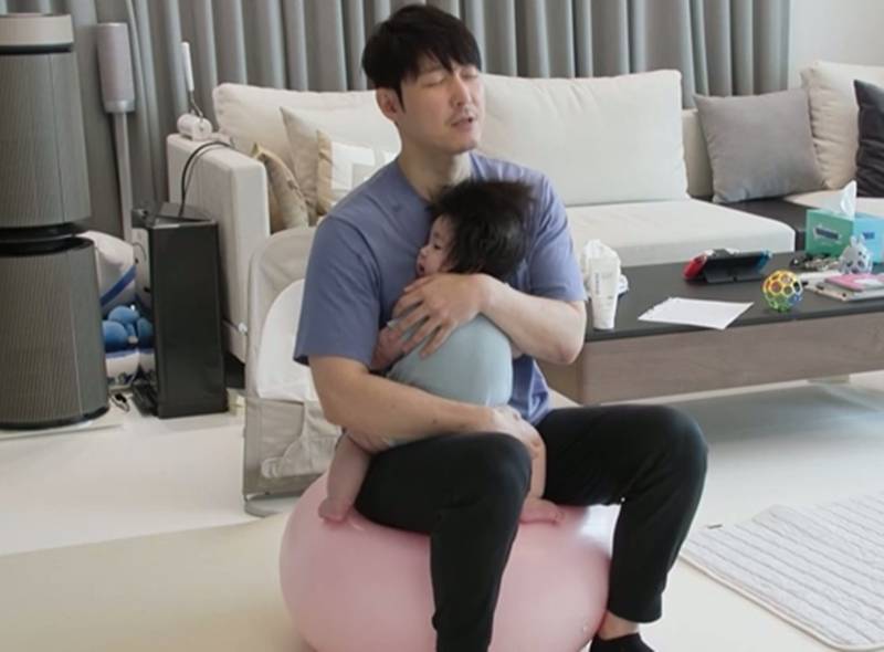 <b>심형탁</b>, 홀로 생후 164일 子 <b>육아</b>…"본의 아니게 <b>1일1식</b>"('슈돌')