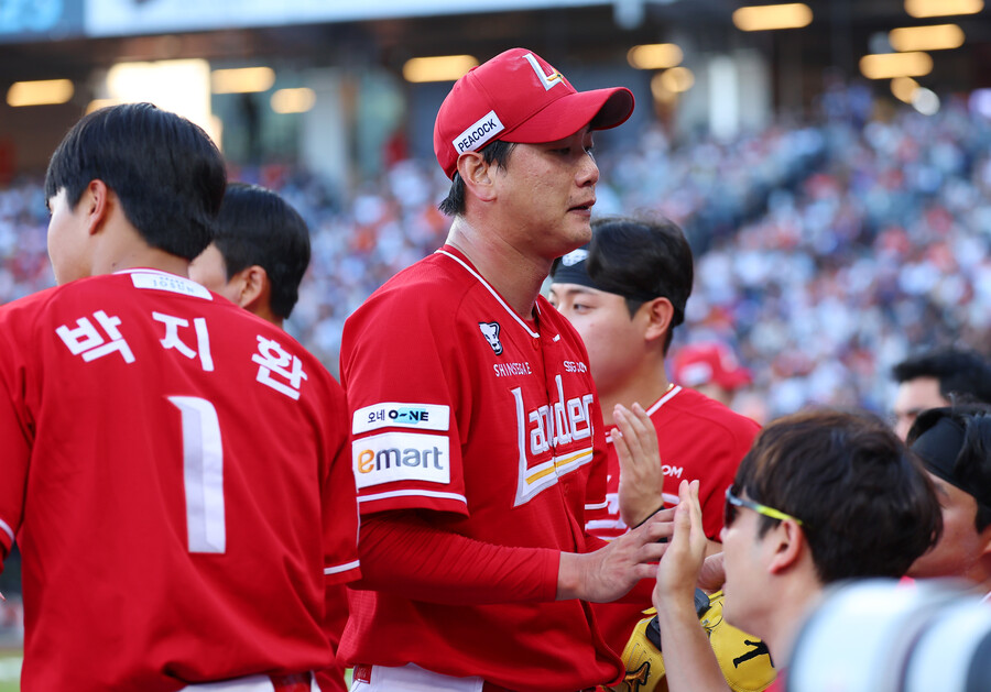 '<b>류현진</b> 1이닝 5실점 충격 결말' 18년을 기다린 만남, <b>김광현</b> <b>완승</b>…SSG...