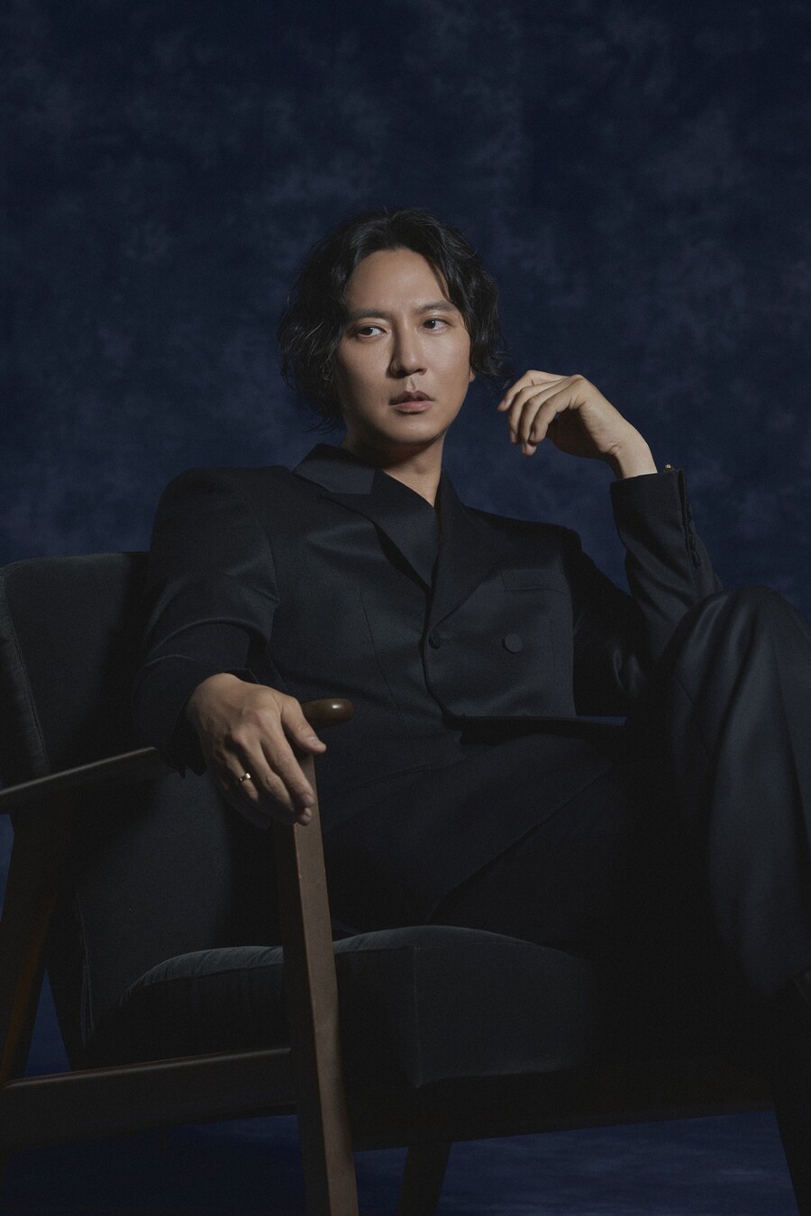 '트리거' <b>김남길</b> "실제 <b>총기</b> 사건에 놀라, 예견하고 만든 건 아냐"[인터...