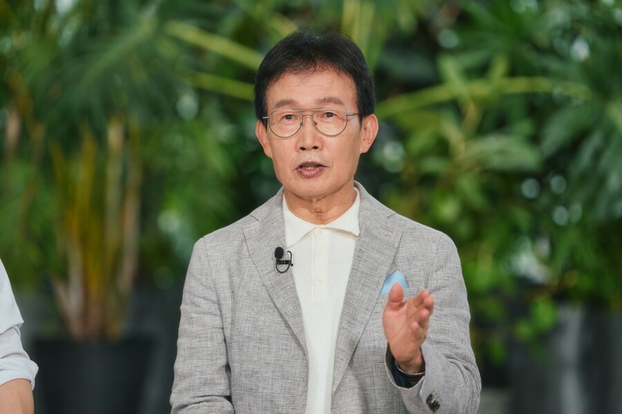 '원조 국민 MC' <b>임성훈</b>, <b>유재석</b> 은인이었다…"데뷔시켜주신 분"('유퀴즈...