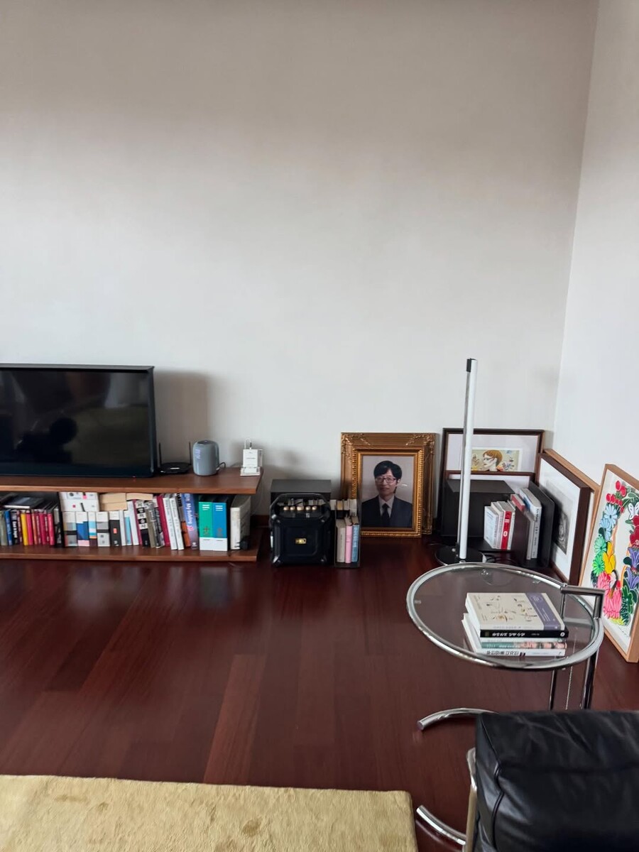 "조상님인줄"…<b>홍진경</b>, 직접 모신 <b>유재석</b> 초상 인증 "오빠 생신 축하드...