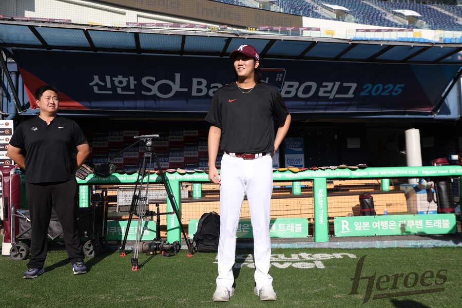 '<b>안우진</b>이 후배 자리 뺏는다' <b>논란</b>에…설종진 대행 "전혀 지장 없다, 젊...