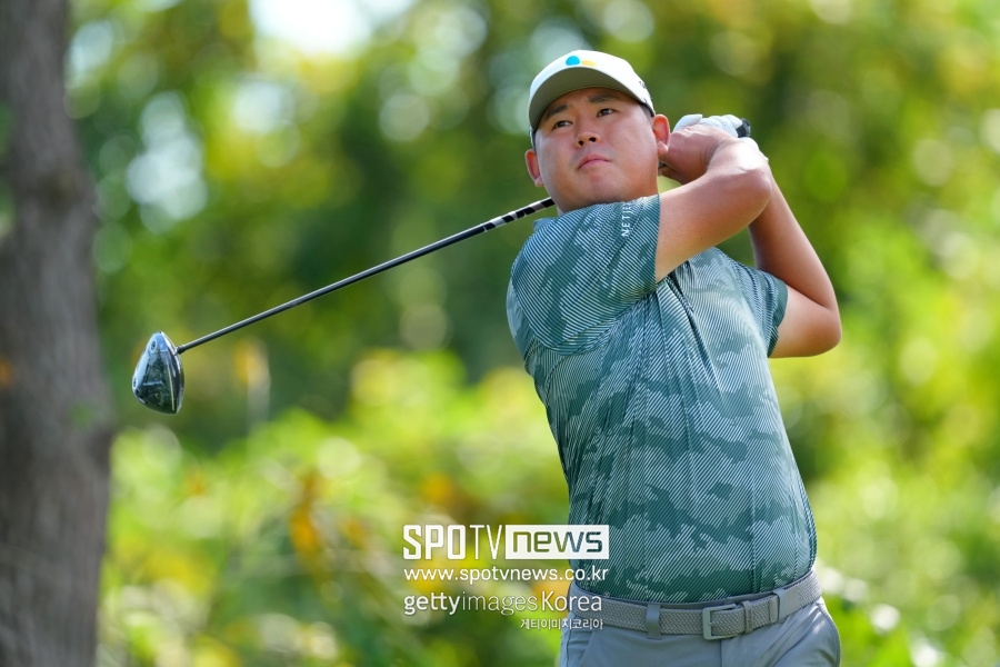 '7언더파' <b>김시우</b>, PGA 투어 <b>베이커런트 클래식</b> 2R 공동 5위...선두와 5타...