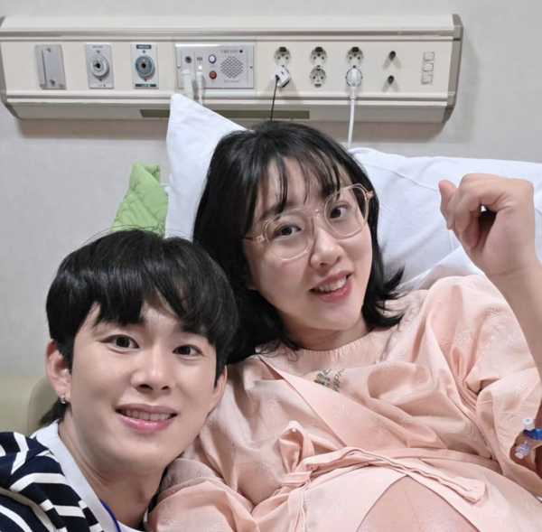 엔조이커플 임라라<b>손민수</b>, <b>쌍둥이 출산</b>했다 "건강하게 태어나"[공식]