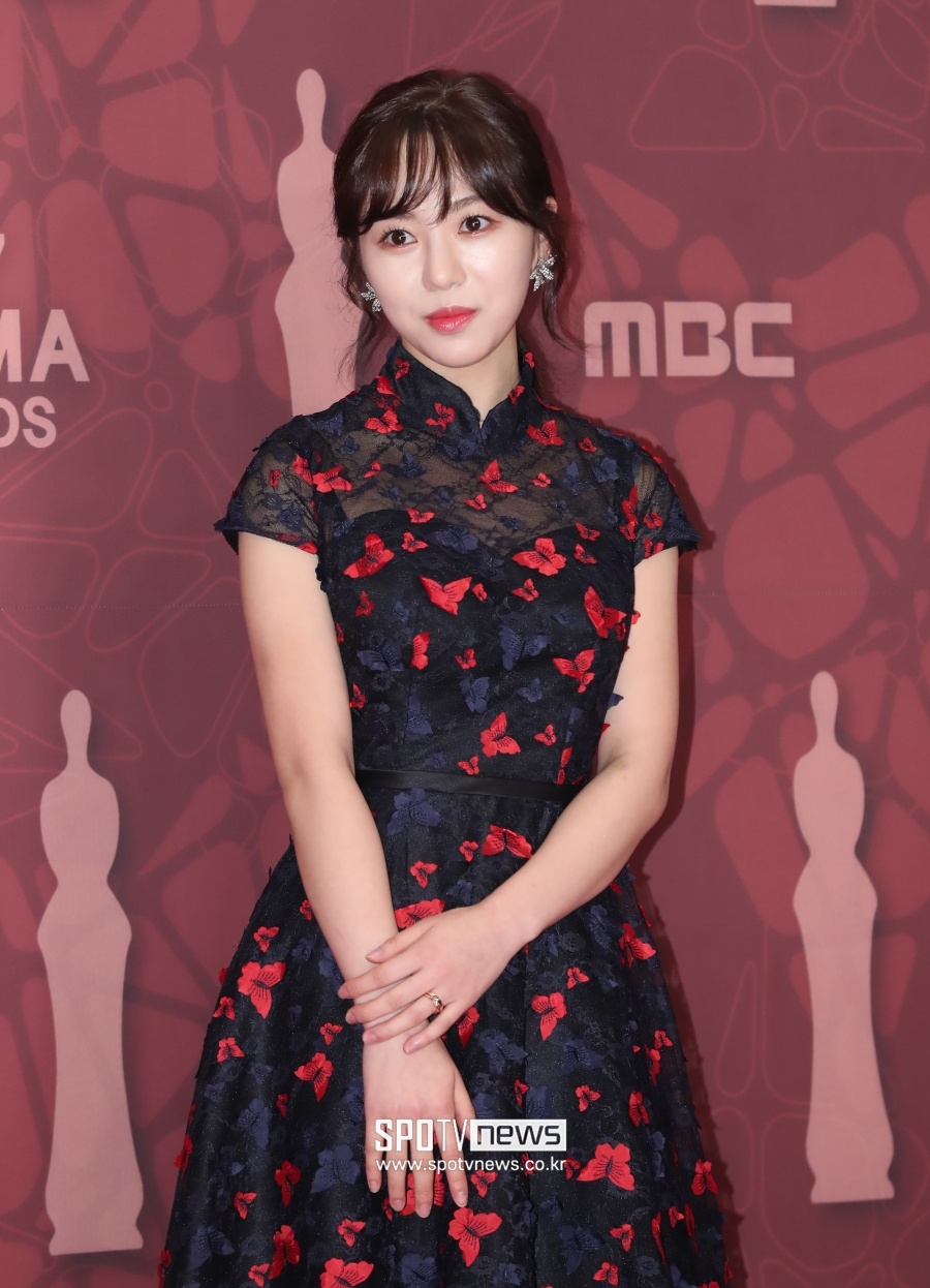 "환자 마음 헤아렸다면 그런 파티 열리지 않았을 것" <b>권민아</b>, W코리아 유...