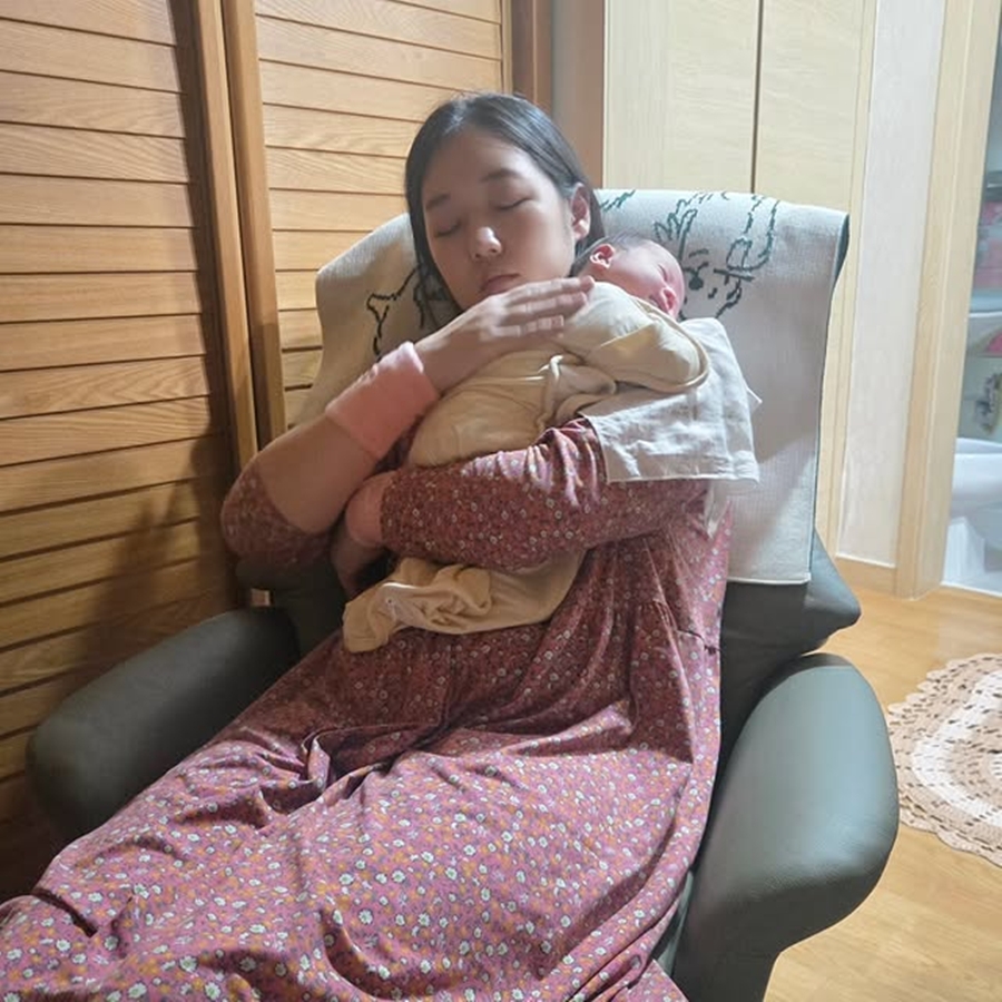 '<b>아들상</b> 후 <b>득녀</b>' <b>박보미</b>, 좀비 육아 현실에 "그래도 참 행복해"