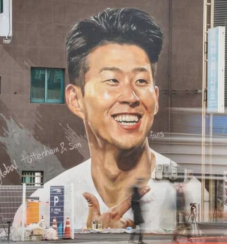 토트넘 '오피셜' 공식발표, <b>손흥민 벽화</b> 추진 검토 중…"10년간 헌신 기...